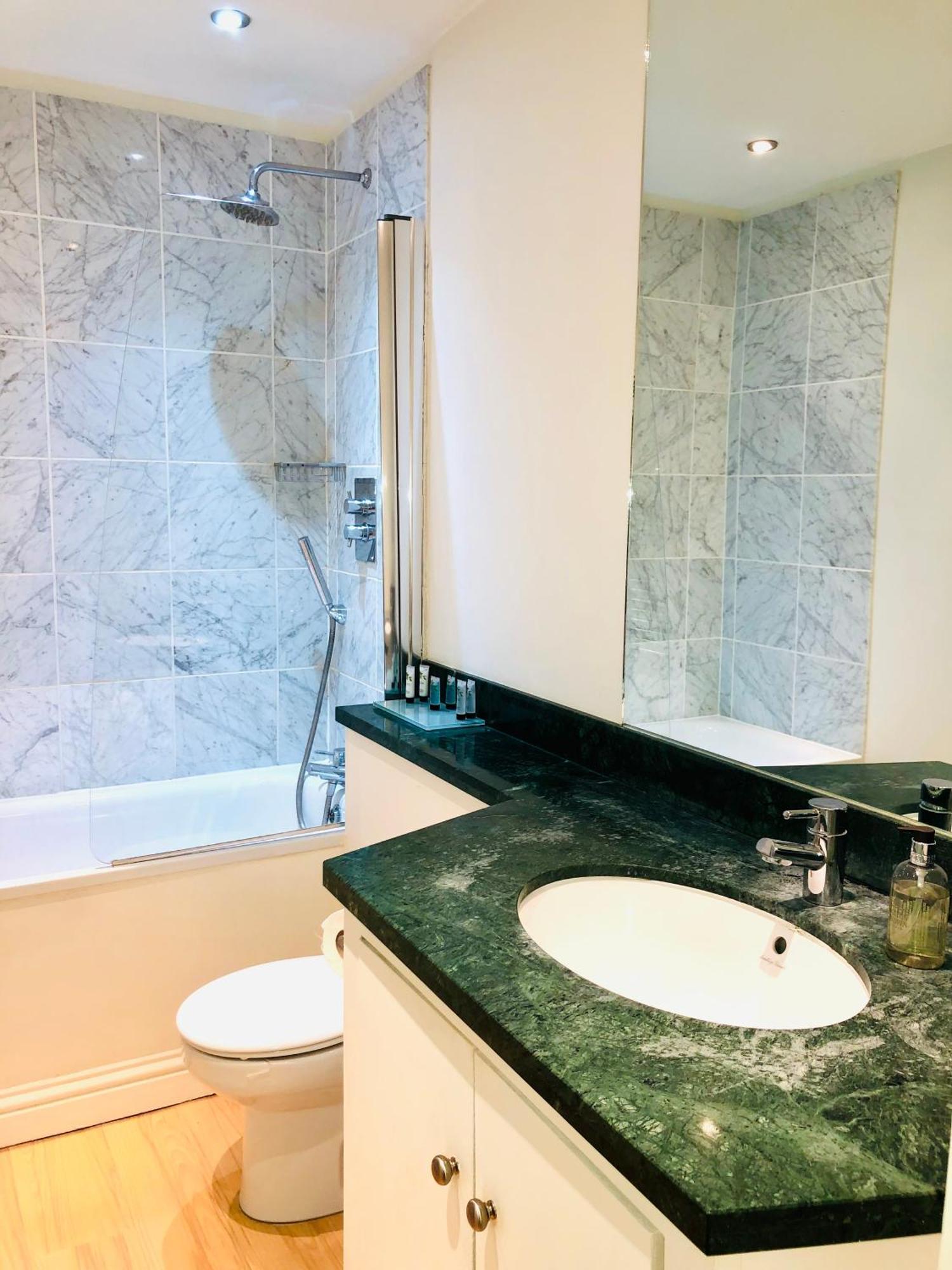 Luxury Apartment In The Heart Of バース エクステリア 写真